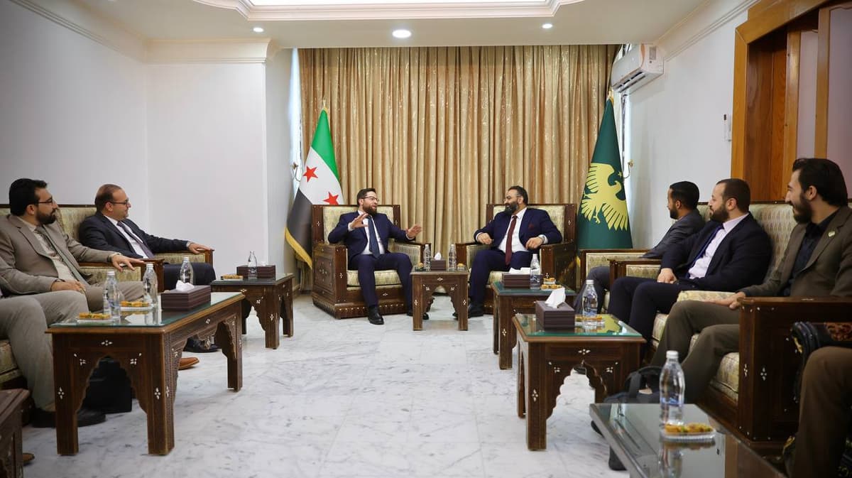 السيد محمد حسان السكاف مع وزير الإعلام الدكتور خالد زعرور لبحث آليات تطوير التوظيف واستقطاب الكفاءات