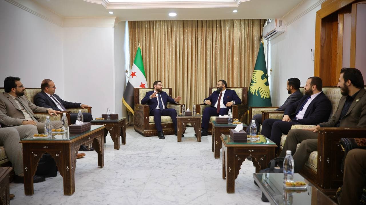السيد محمد حسان السكاف مع وزير الإعلام الدكتور خالد زعرور لبحث آليات تطوير التوظيف واستقطاب الكفاءات
