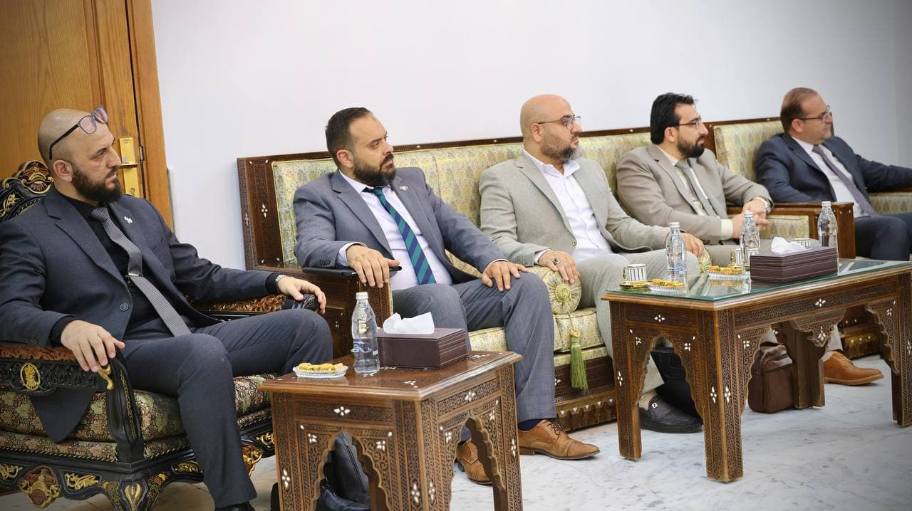 السيد محمد حسان السكاف مع وزير الإعلام الدكتور خالد زعرور لبحث آليات تطوير التوظيف واستقطاب الكفاءات