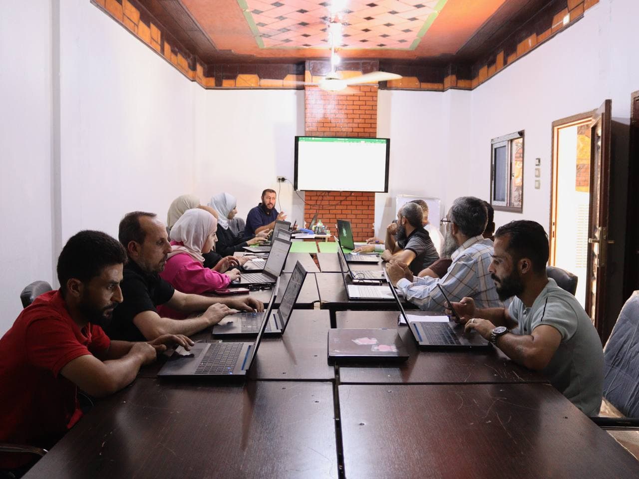 مديرية التنمية الإدارية في الرقة تطلق حزمة تدريبية لتعزيز المهارات الرقمية للكوادر الإدارية