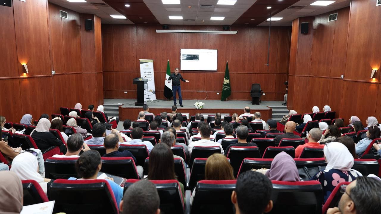 وزارة التنمية الإدارية تنظم ورشة تعريفية حول إجراءات الموارد البشرية وإعداد البطاقة الذاتية