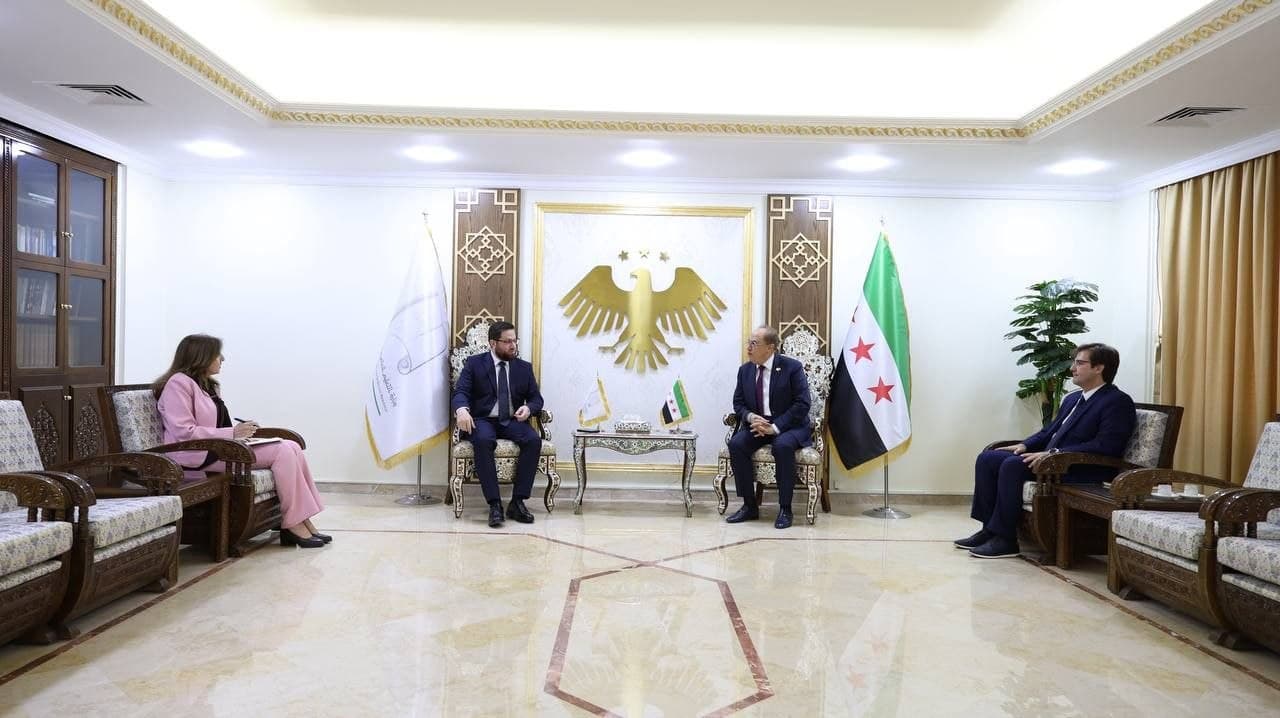 وزير التنمية الإدارية السيد محمد حسان السكاف يبحث مع وزير التعليم العالي والبحث العلمي الدكتور مروان الحلبي آليات تطبيق النظام الرقمي لإدارة الموارد البشرية والتحول المؤسسي في الوزارة والجهات التابعة لها.
