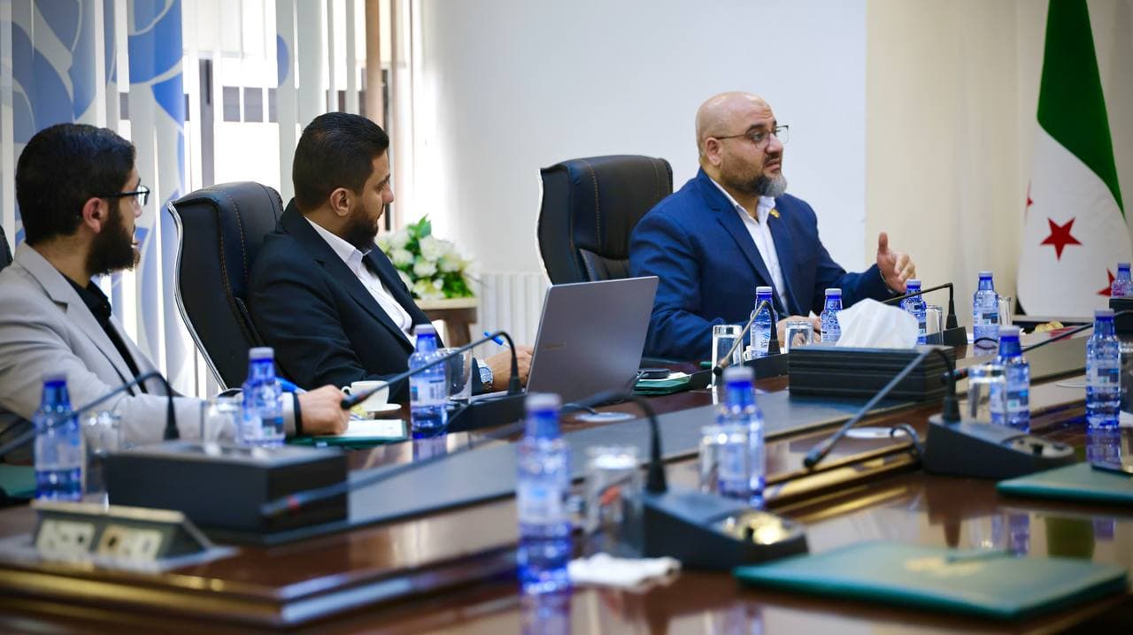 وزير التنمية الإدارية يتابع خطة العمل والتطوير الإداري في محافظة حمص