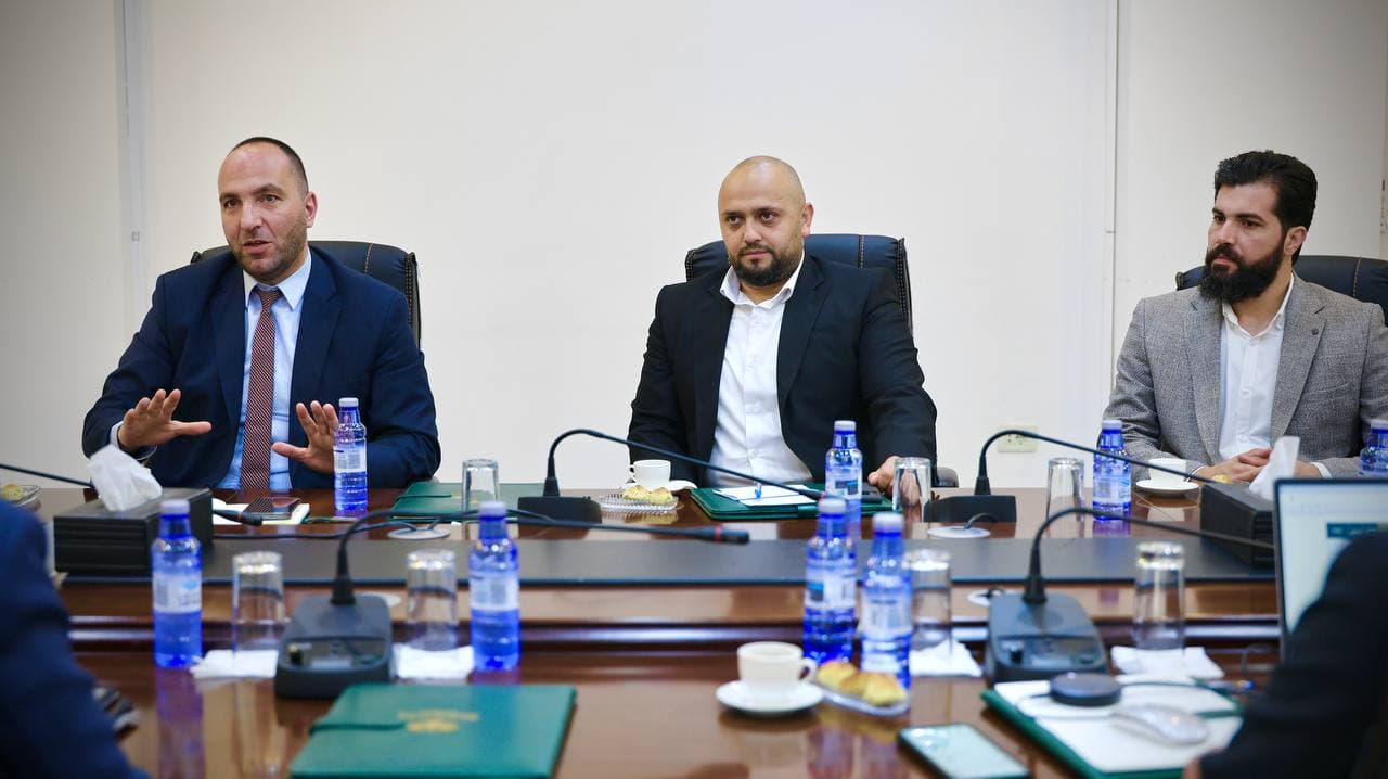 وزير التنمية الإدارية يتابع خطة العمل والتطوير الإداري في محافظة حمص