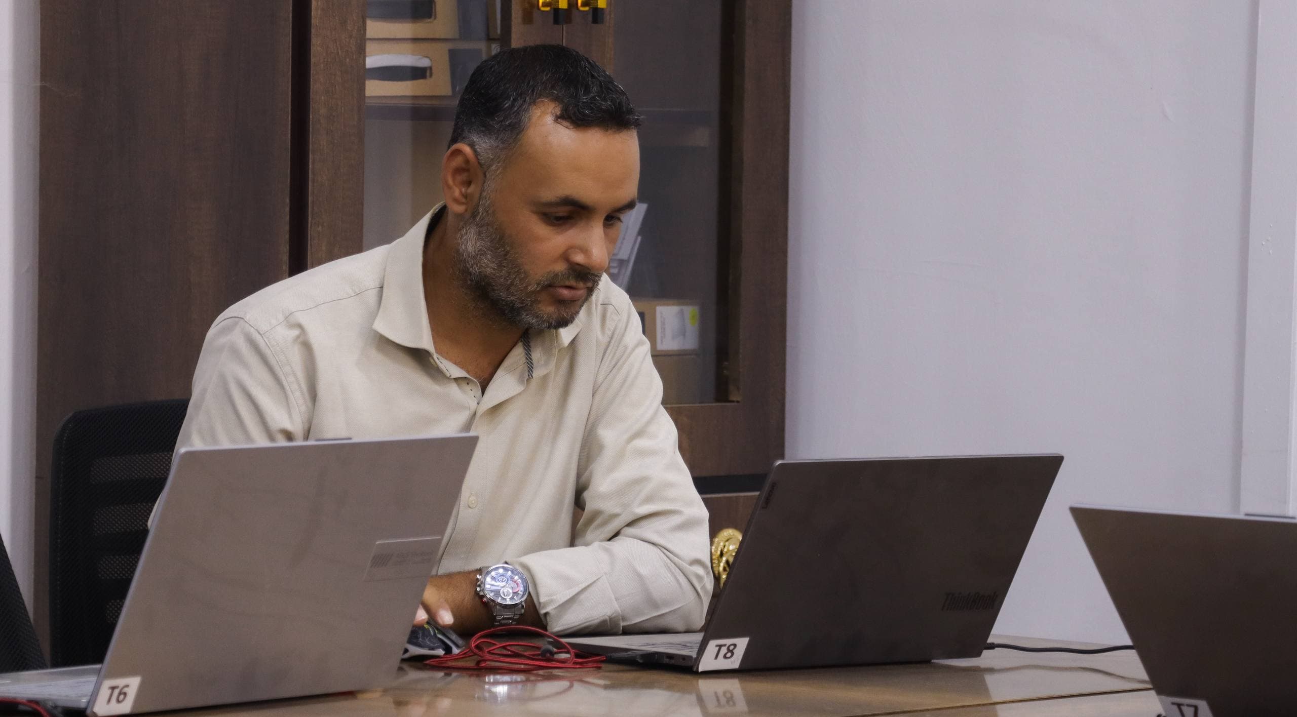 مديرية التنمية الإدارية في دير الزور تُنهي الاختبارات الكتابية لعدد من الشواغر الوظيفية